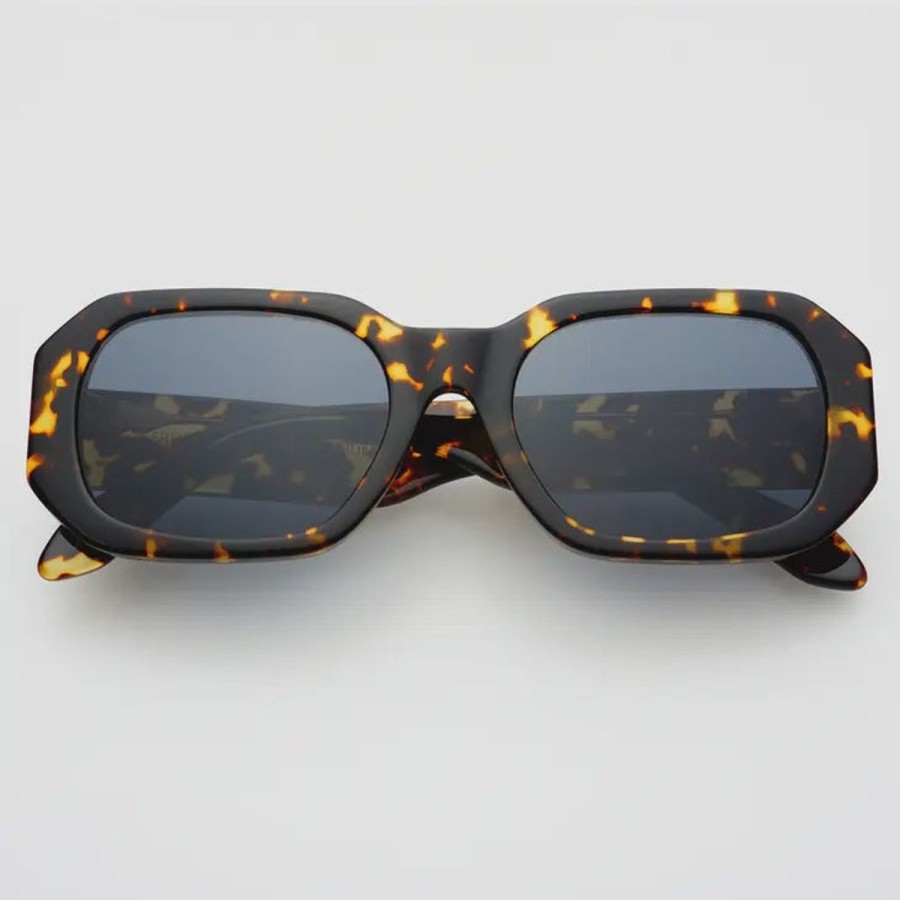 Women Freyrs Sunglasses | Onyx